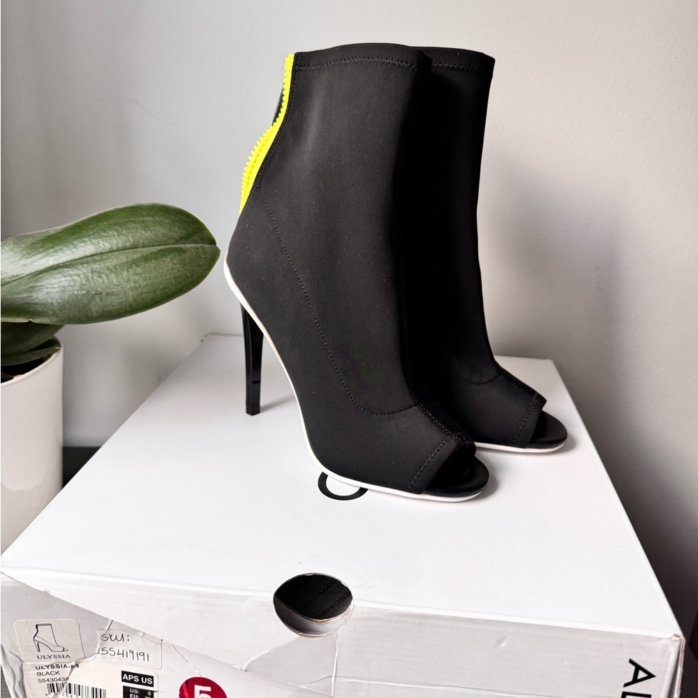 Aldo Black and Yellow Heeled Boots Sleek - Ulyssia